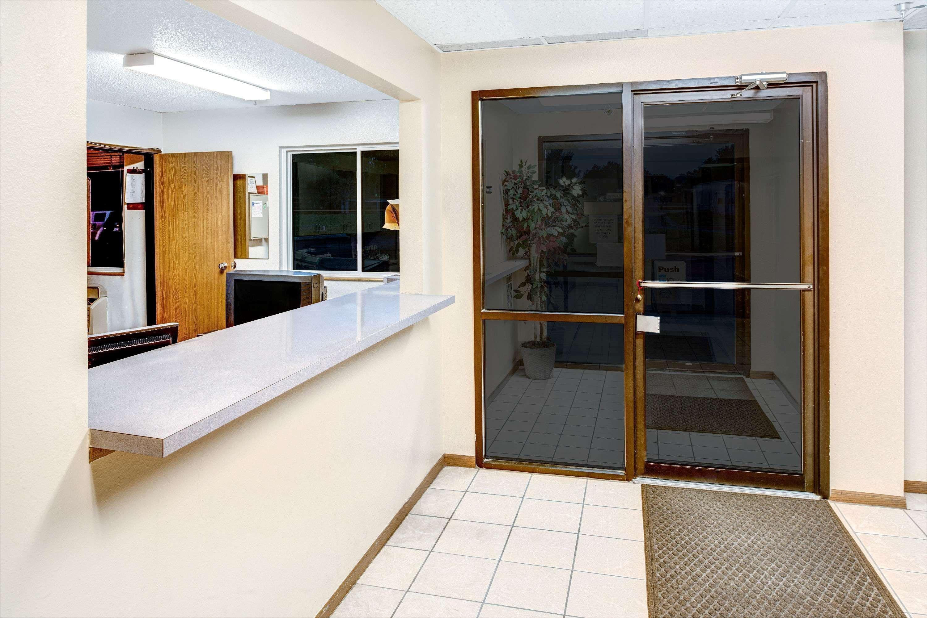 Super 8 By Wyndham Blair Exterior foto