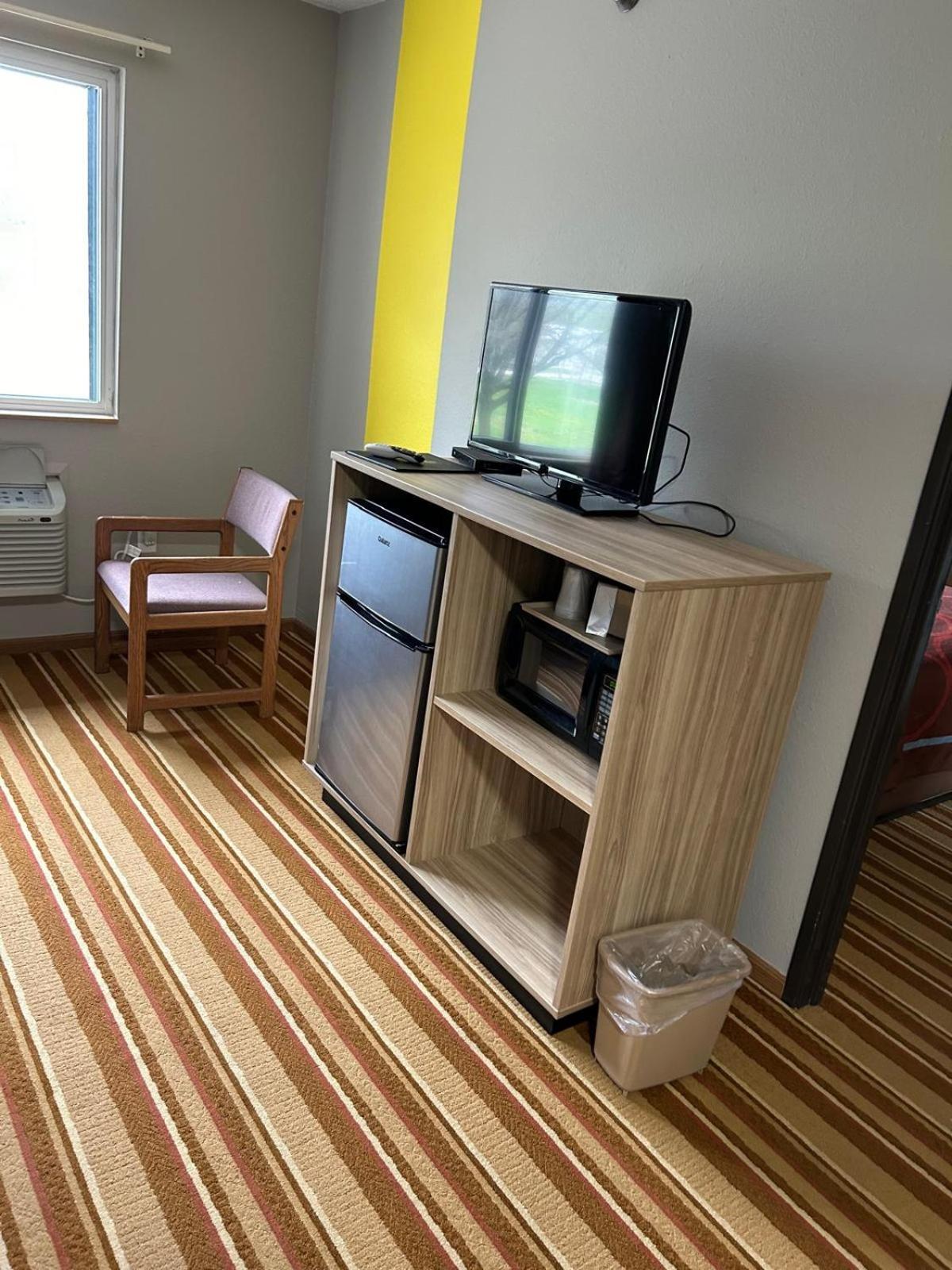 Super 8 By Wyndham Blair Exterior foto